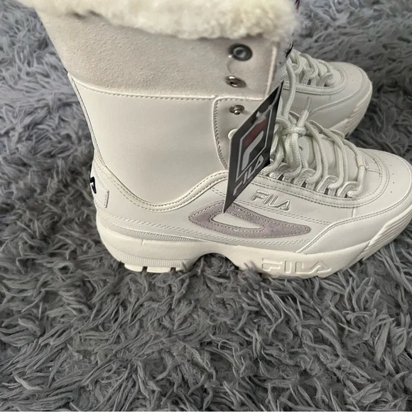 NWT FILA Women's White Winter Boots - Picture 6 of 8